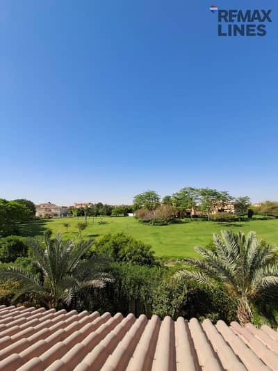 Villa Model E for sale in Madinaty, land 650m and buildings 400m, super lux finishing, elevator and full furniture with air conditioning and water heaters, 4 bedrooms, and a roof with a nanny room and integrated services