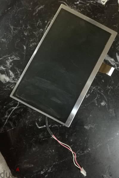 شاشة ٨ بوصة tft