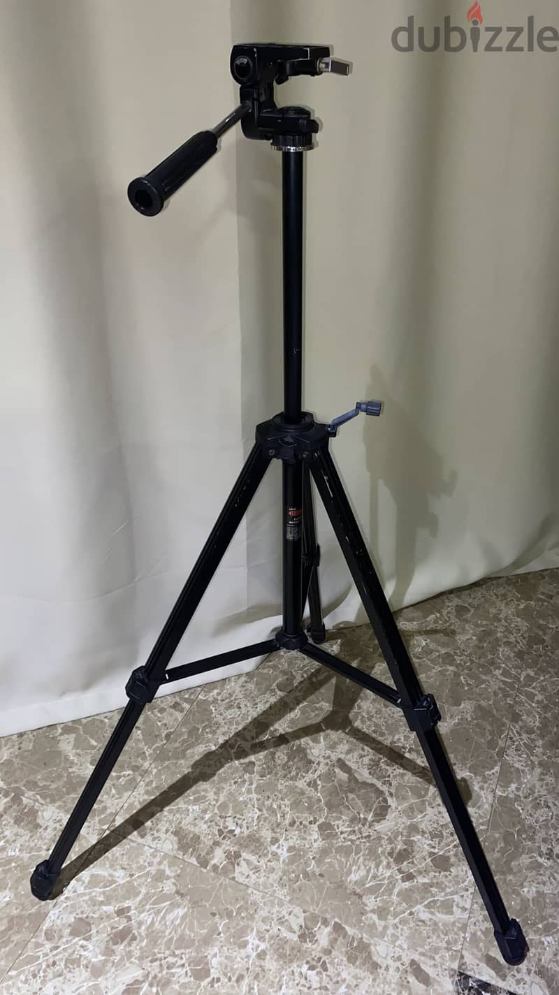 Tripod 3