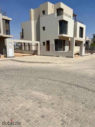 Ready to move Townhouse 234m Finished for sale in SODIC East New Heliopolis