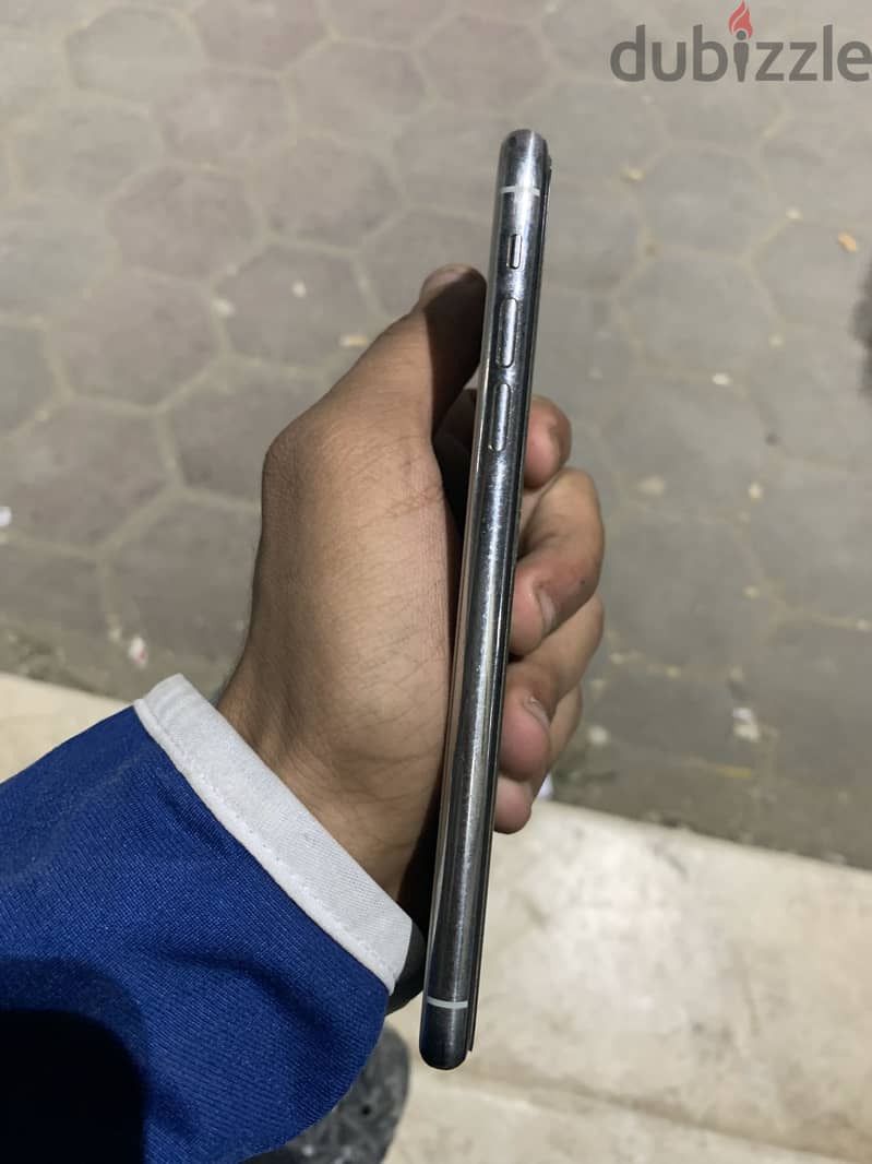 Apple - iPhone 11 Pro Max 2