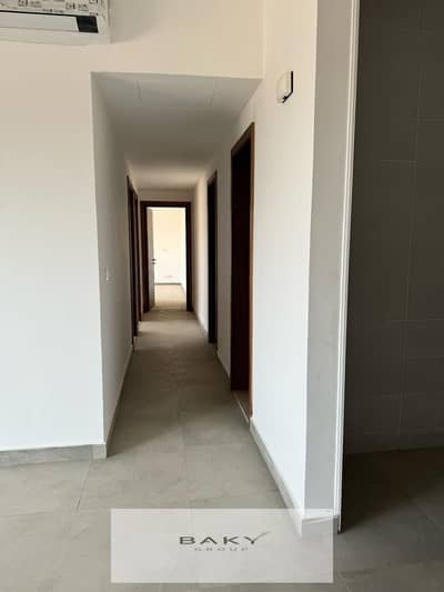 Apartment for sale in Madinaty Privado, Ali Ejbar Janana, between B12 and B15, with air conditioning and a private garage - installment plans available for up to seven years