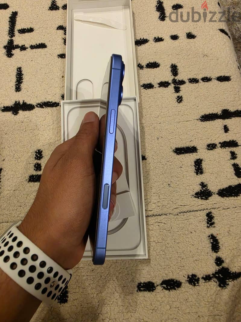 Apple - iPhone 16 Plus 1