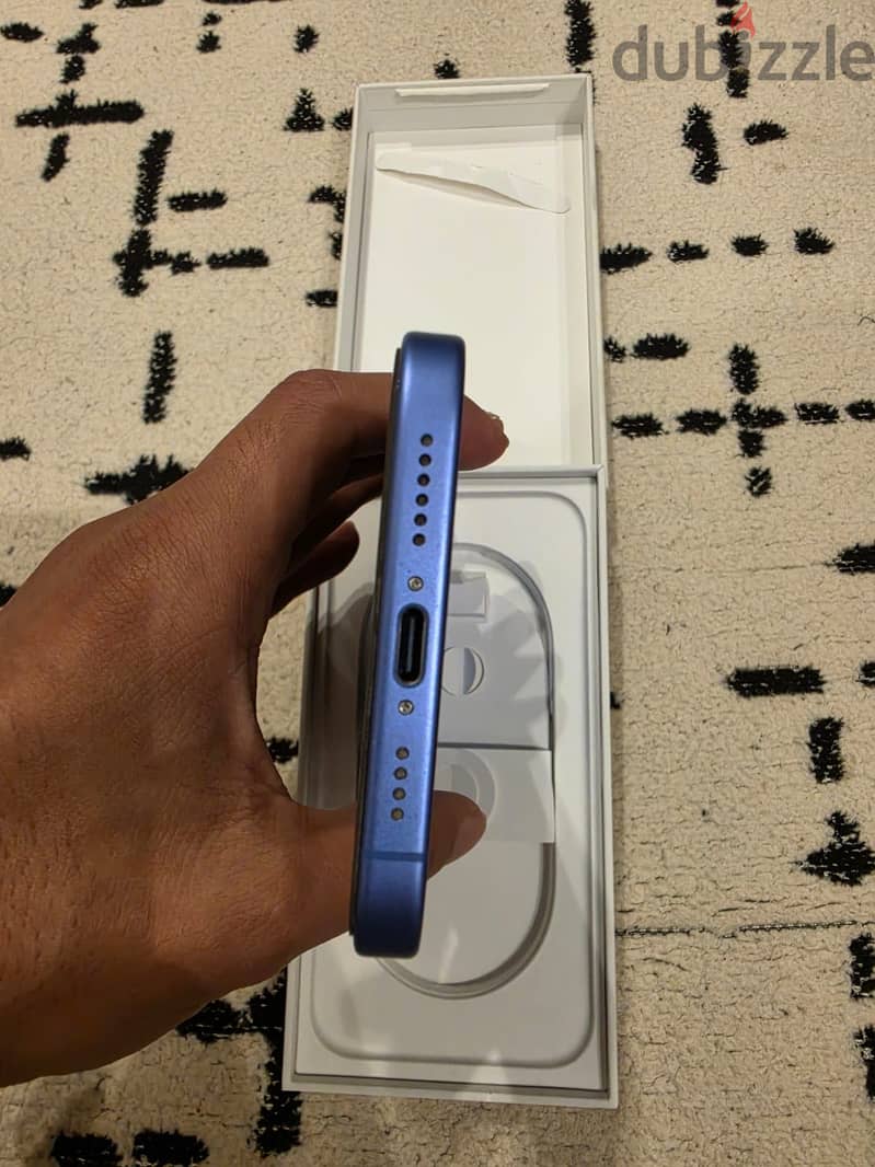 Apple - iPhone 16 Plus 2