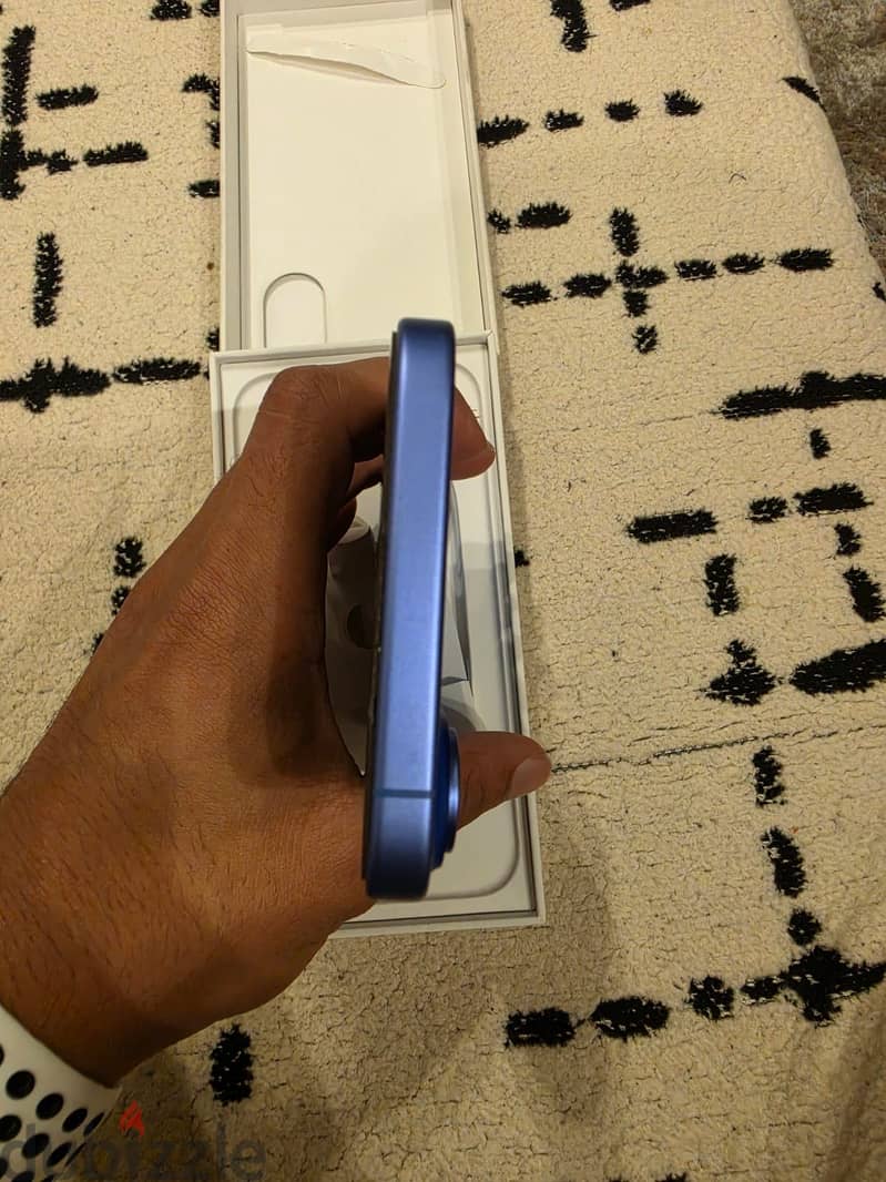 Apple - iPhone 16 Plus 3