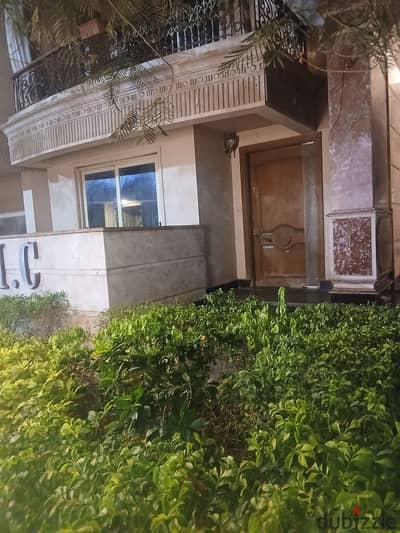 Apartment in a new building, ground floor, private entrance, super lux, facade suitable for residential or administrative use