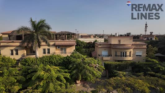 فيلا ناصية في الرحاب برقم مميز جدًا، في موقع استراتيجي قريب من نادي الرحاب والسوق الشرقي، وسهلة الوصول من مدخلين رئيسيين. أكبر نموذج E1 على مساحة أرض 832م² ومباني 580م²، ببدروم كامل يتسع لـ 4 سيارات ومميزات نادرة في فيلا واحدة. فيلا ناصية في الرحاب برقم مميز جدًا، في موقع استراتيجي قريب من نادي الرحاب والسوق الشرقي، وسهلة الوصول من مدخلين رئيسيين. أكبر نموذج E1 على مساحة أرض 832م² ومباني 580م²، ببدروم كامل يتسع لـ 4 سيارات ومميزات نادرة في فيلا واحدة.