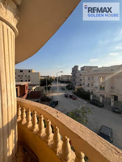 شقة 300م في فيلا بالحي الثاني شرق الشروق بنص تشطيب وريسبشن كبير و3 غرف بسعر 5.4 مليون بجوار جرين هيلز وسنتر المدينة 2 وعلى دقائق من طريق السويس ومدينت
