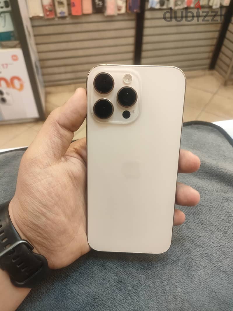 Apple - iPhone 16 Pro Max 6