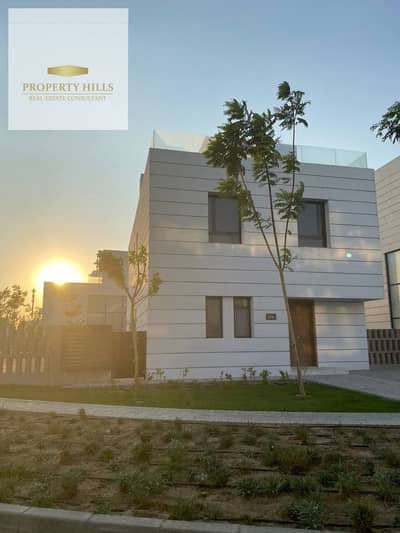 Corner townhouse for sale in Al Burouj compound, with a 4-year installment plan at an exclusive price.