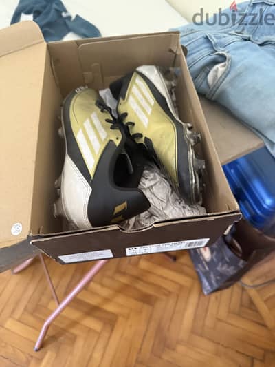 F50 Gold Shoes (Studs)