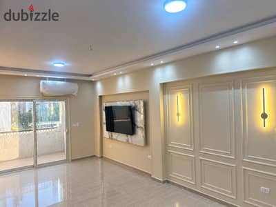  شقة أول سكن بالتكييفات والمطبخ | 3 غرف | فيو مفتوح | تاون ريزيدنس – التجمع الخامس