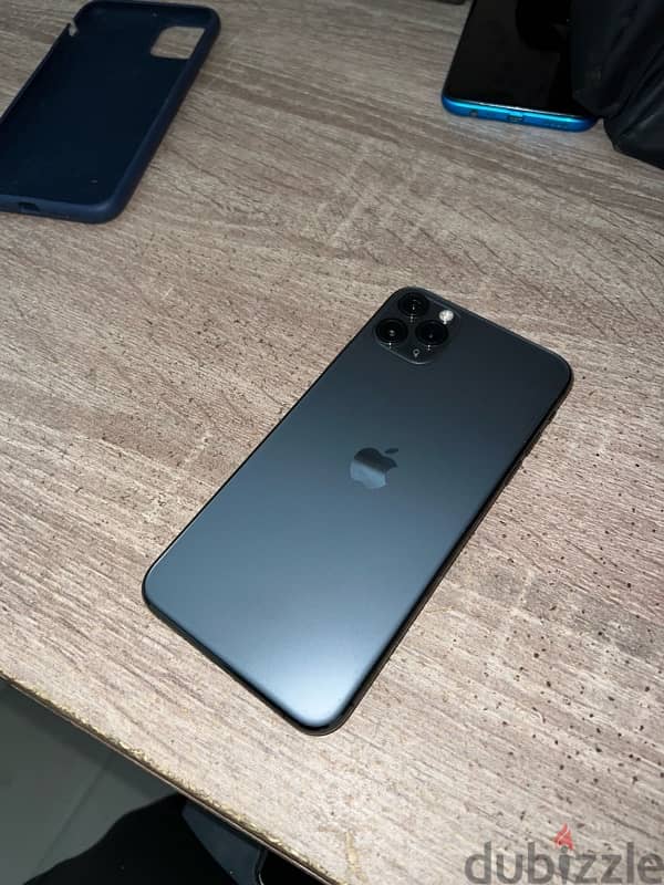 iphone 11 pro max 4