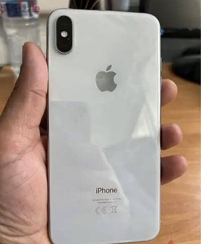 للبدل والبيع ايفون XS بدون خرابيش ممتاز وتصوير رائع بدون عيوب 64 جيجا