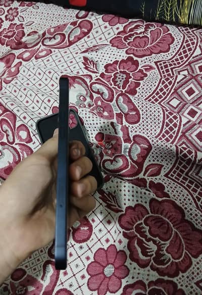 آبل - آيفون 14 بلس