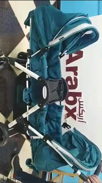 عربية تؤام اطفال