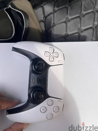 بلاي ستيشن ٥ cd للبيع