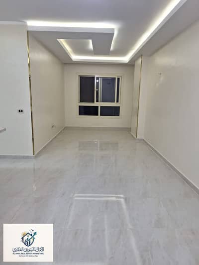 Apartment for rent with kitchen Zahra Al-Maadi section ten steps to Carrefour and all services, Al-Saada Street, restaurants, and global brands, a distinguished and upscale location
