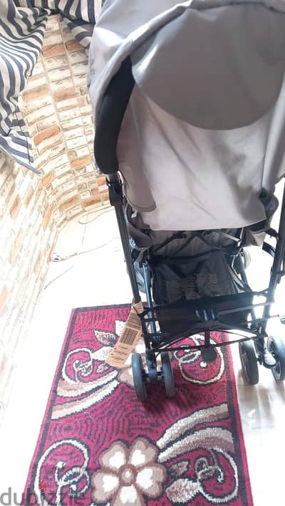 عربه اطفال عكاز ماركه جوي استعمال خفيف البيع لعدم الحاجه لها
