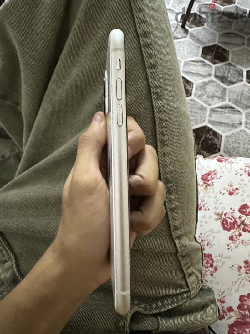 Apple - iPhone 11 1