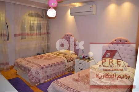 شقه للايجار مفروش كفرعبدو بالقرب من نادى القضاه - مكيفه - 3 غرف
