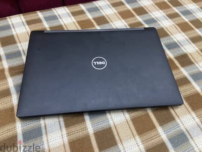 لاب توب dellمساحه 256جيجا ,8جيجا رام مخصص للشغل على الجرافيك والبرمجه