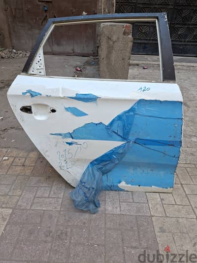 باب جانبي خلفي يمين
