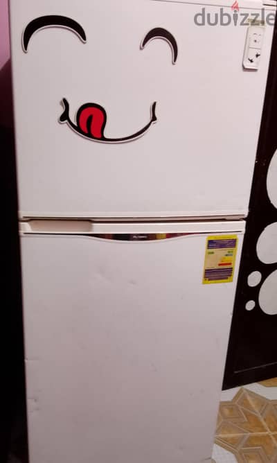 تلاجه للبيع