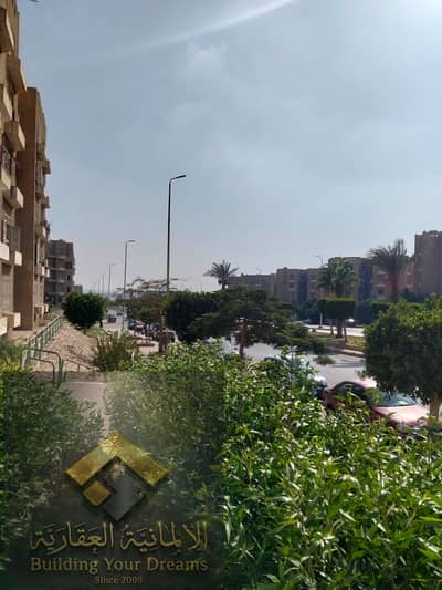 للبيع شقه 70متر علي الشارع الرئيسي التجمع التالت القاهره الجديده
