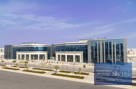للايجار محل مطعم مساحة 275م وصال  منطقة المولات التجارية