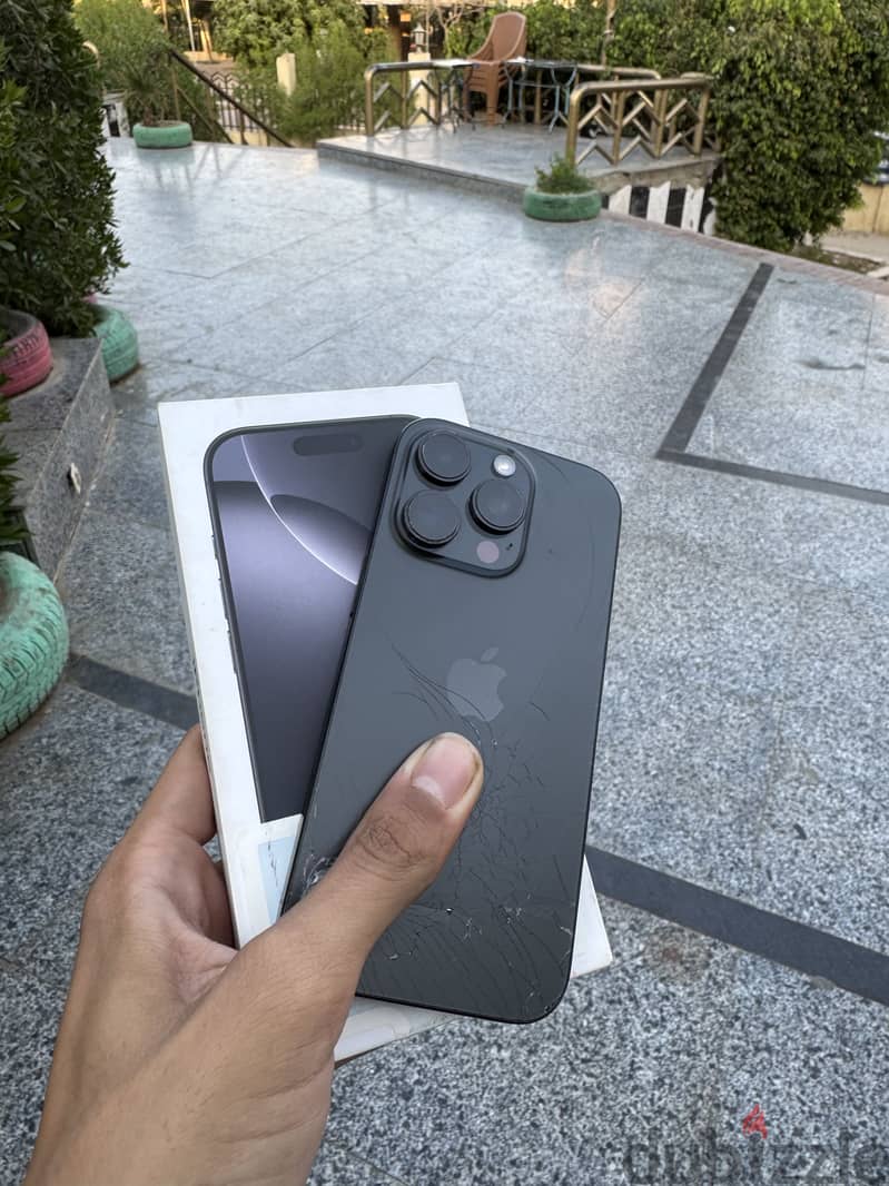 Apple - iPhone 16 Pro 4