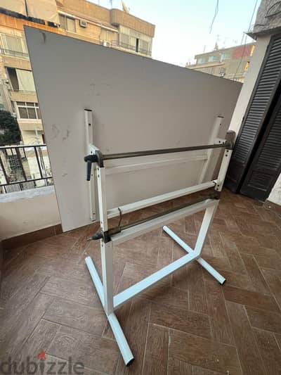 ترابيزة رسم هندسي