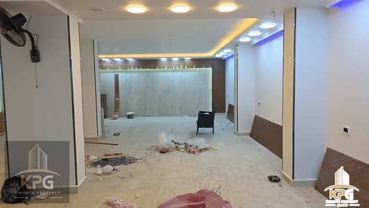 محل تجاري مع بدروم تجاري استلام فوري يصلح لكل الانشطه