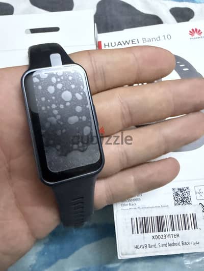 للبيع ساعة Huawei Band 10 بحالة ممتازة