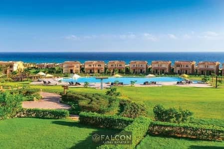 بنتهاوس فوري في العين السخنه للبيع في لافيستا العين السخنة sea view صف اول علي البحر تشطيب ultra lux لافيستا 7 -lavista 7
