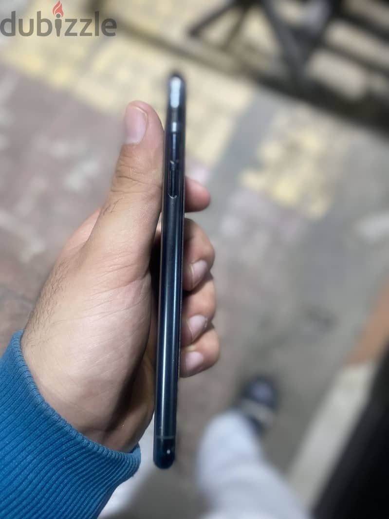 Apple - iPhone 11 Pro Max 3