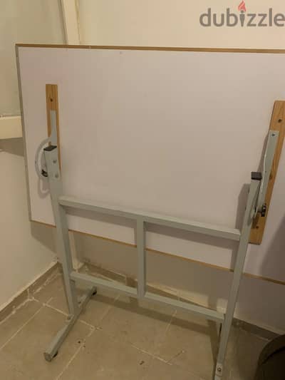 ترابيزة رسم هندسي