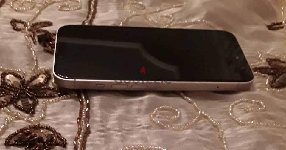 iPhone 13 - Apple 1