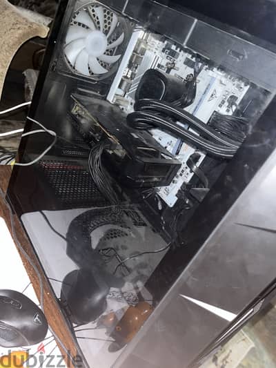 جهاز كومبيوتر مع Rtx 5060