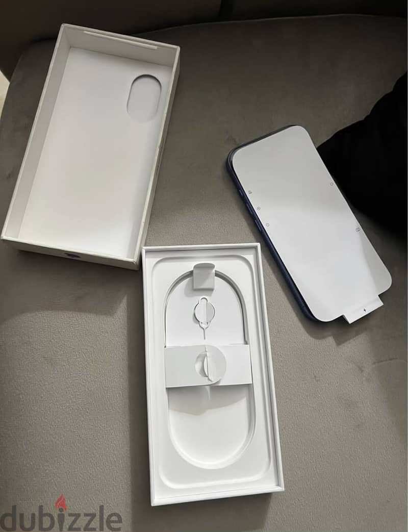 Apple - iPhone 16 2
