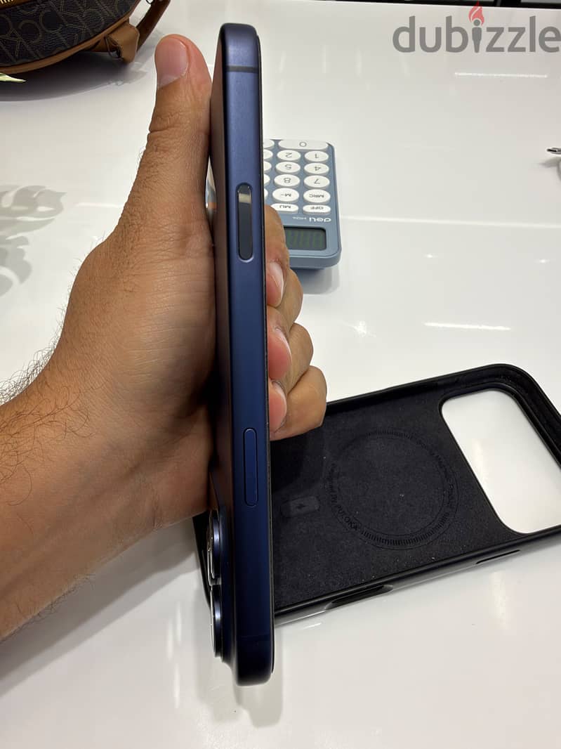 Apple - iPhone 17 Pro Max 1