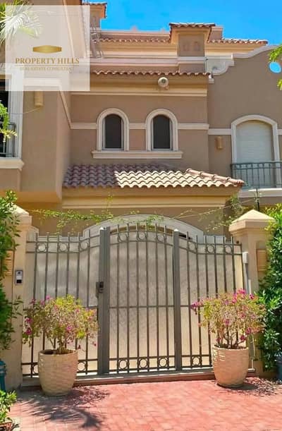 I will sell a villa at a bargain price. Immediate delivery is ready for viewing in the Ministers' Square in Al-Shorouk. Spacious area of 232 m with a view of a green area. Type of unit: villa. Delivery: immediate delivery.