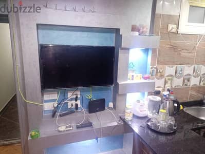 استديو فندقي  بالهرم بجوار محافظة الجيزة من المالك بأرقي  موقع اسر فقط