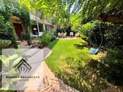 دوبلكس 5غرف ببرايفت Garden كورنر بسعر لقطه وبالتقسيط علي 12 سنه بجوار اكبر منطقه خدمات بال R8 وبفيو بانوراما علي كل سفارات العالم