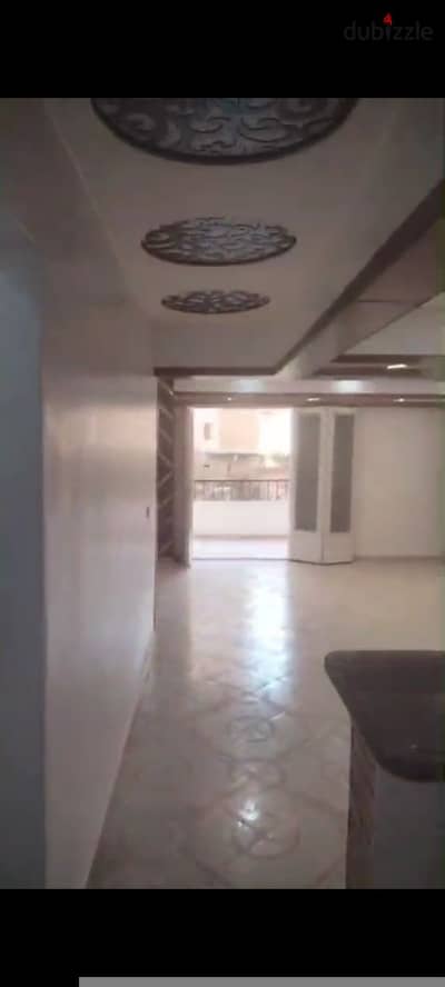 100 m apartment for annual rent, modern, family or groom, super lux finishing, all amenities available, water and electricity, 2 bedrooms, two-piece reception, kitchen, bathroom, second floor, in Alexandria, Al Agami, kilometer 21, at Palm Beach, in a very distinguished location