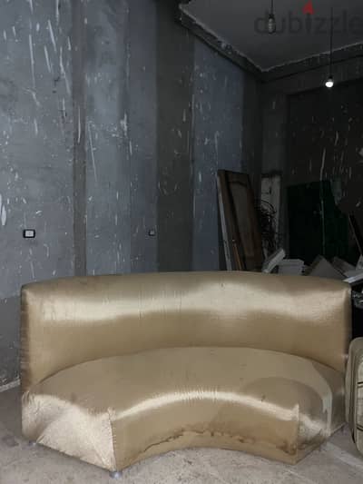 ركنه قطعتين داير ميدور حالتها جميله