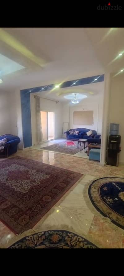 شقه للبيع بمدينة الشروق بالاسكان العائلى حى الجولف بجوار الطريق الرابط وطريق السويس وبجوار الخدمات