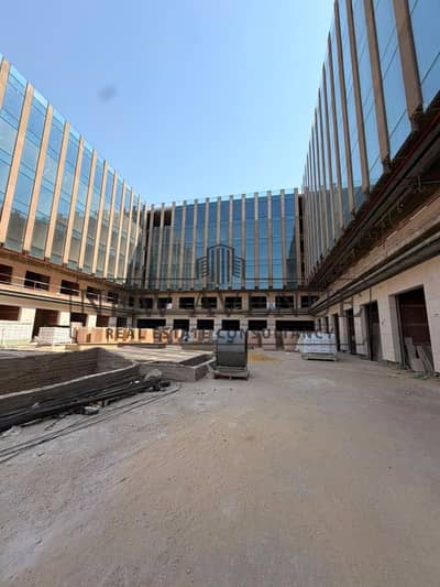 مكتب كورنر  مباشرة على شارع التسعين الشمالي في إت من أب وايد القاهره الجديده Direct on North 90 st in It by Upwyde New Cairo