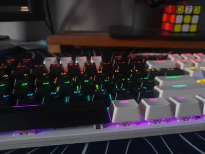 VOXME F2 RGB Mechanical Gaming Keyboard | Custom 2 Keycaps