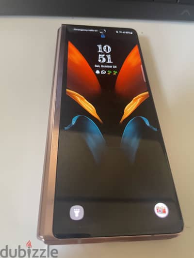 Samsung Galaxy Z Fold 2 5G للبيع - (عليه ضربة) حالة جيده والجرابات